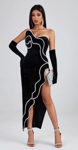 Style Asymmetric Backless Velvet Dress with Gloves Wolddress Black Size 0 Strapless Floor Length Side slit Dress on Queenly