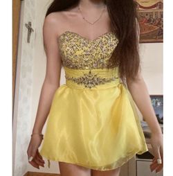 Mac Duggal Yellow Size 8 Flare Cocktail Dress on Queenly