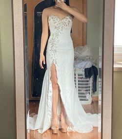 Mac Duggal White Size 4 Prom A-line Dress on Queenly