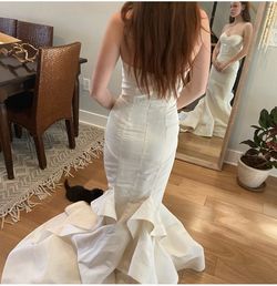Oscar De La Renta White Size 2 Mermaid Medium Height Wedding Strapless Ball gown on Queenly