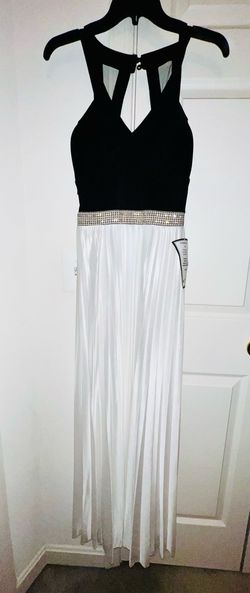 Style JMM12882I Crystal Doll White Size 4 Plunge 70 Off Prom A-line Dress on Queenly