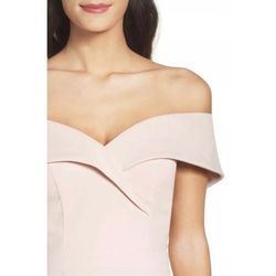 Xscape Nude Size 4 Polyester Flare Sleeves Side slit Dress on Queenly