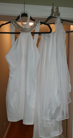 Johnathan Kayne White Size 2 Engagement Cocktail Dress on Queenly
