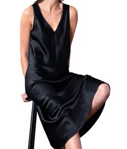 Style 1-1971933603-70 Go by Go Silk Black Size 0 1-1971933603-70 Silk 50 Off Cocktail Dress on Queenly