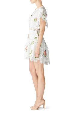 Style 1-888446457-74-1 SAYLOR White Size 4 Print Tall Height Bachelorette Floral Lace Cocktail Dress on Queenly