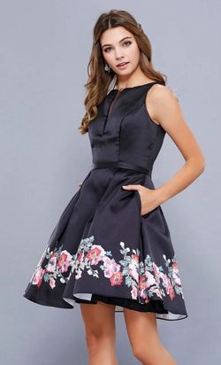 Style 6233 Floral Black Nox Anabel Multicolor Size 8 Jersey Swoop Cocktail Dress on Queenly