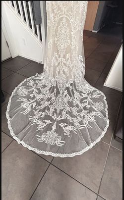 Davids bridal White Size 20 Plus Size Belt Floor Length Train Dress on Queenly