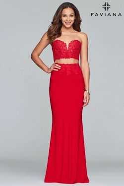 Style 10008 Faviana Red Size 8 Floor Length Black Tie Straight Dress on Queenly
