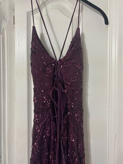 Style 405002532939 Windsor Purple Size 4 Plunge Maroon Mermaid Dress on Queenly