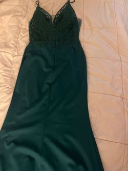 Style 4244 Dancing Queen Green Size 0 Plunge Jersey Mermaid Dress on Queenly