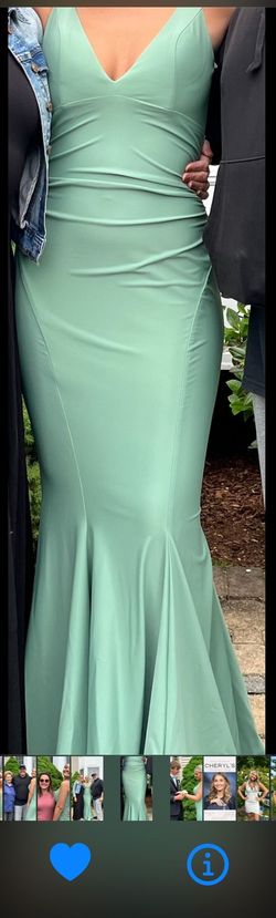 La Femme Green Size 6 Plunge Jersey Mermaid Dress on Queenly