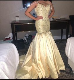 Style OOAK Mac Duggal Yellow Size 4 Plunge Free Shipping Mermaid Dress on Queenly