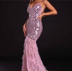 Portia and Scarlett Pink Size 2 Prom Tall Height Plunge Mermaid Dress on Queenly