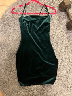 Windsor Green Size 0 Homecoming Plunge Cocktail Dress on Queenly