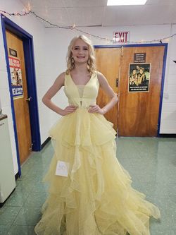 Sherri Hill Yellow Size 2 Floor Length Pageant Prom Ball gown on Queenly