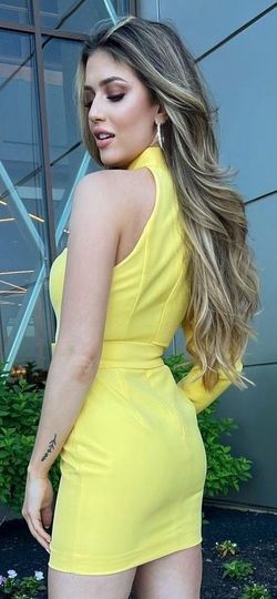 Lavish Alice Yellow Size 2 One Shoulder Cocktail Dress on Queenly