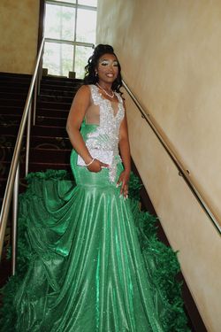 Green Size 8 Mermaid Dress on Queenly
