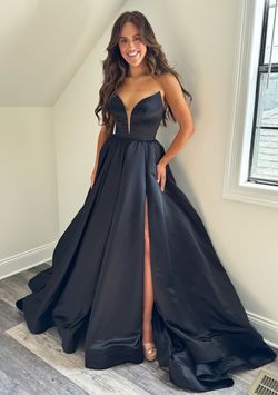 Style 07292 Jovani Black Size 4 07292 Side Slit Ball gown on Queenly