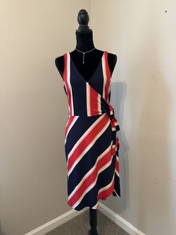 Express Red Size 8 Plunge Mini Sunday Cocktail Dress on Queenly