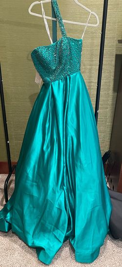 Style 51607 Sherri Hill Green Size 0 Halter One Shoulder Ball gown on Queenly