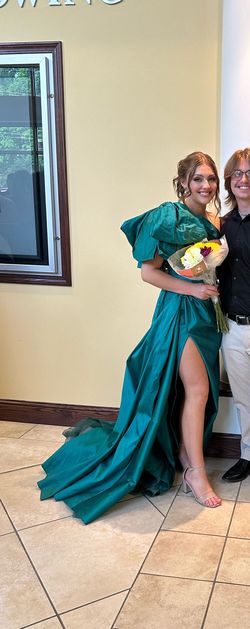 Terani Couture Green Size 2 Prom Side slit Dress on Queenly