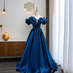 GloweveraVivantia Blue Size 00 Floor Length Prom Ball gown on Queenly