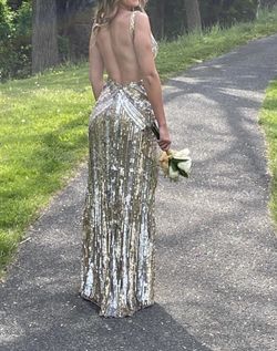 Style 56316 Sherri Hill Gold Size 6 56316 Backless Prom Straight Side slit Dress on Queenly