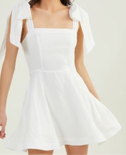 Francescas White Size 4 Bachelorette Cocktail Dress on Queenly