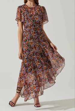Style 1-3555344261-70 ASTR Orange Size 0 Sleeves Floral Mini Cocktail Dress on Queenly