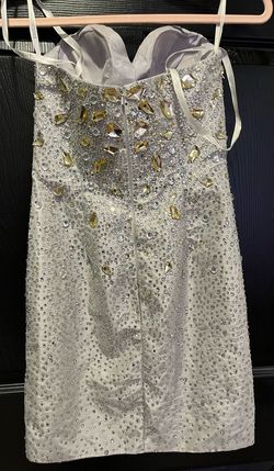 Tony Bowls Silver Size 6 Pageant Cocktail Dress on Queenly
