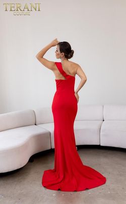 Style 241E2416 Terani Couture Red Size 6 241e2416 Side slit Dress on Queenly
