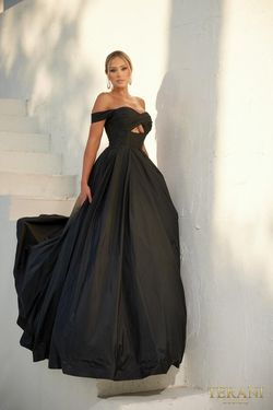 Style 241P2075 Terani Couture Black Size 6 241p2075 Floor Length Tall Height Ball gown on Queenly