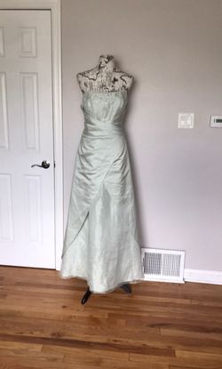 Style F11195 David's Bridal Green Size 14 Flare Plus Size Floral A-line Dress on Queenly