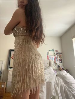 Sherri Hill Nude Size 2 Square Cocktail Dress on Queenly