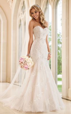 Style 6051 Stella York White Size 10 Jewelled Floral Short Height Mermaid Dress on Queenly
