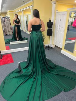 Fernando Wong Green Size 6 Pageant Halter Mermaid Dress on Queenly