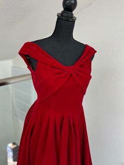 Red Size 2 Train Dress on Queenly