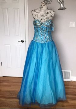 Ice & Fire Blue Size 12 Ice And Fire Flare Ball gown on Queenly