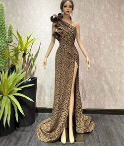 Brown Size 2 Side slit Dress on Queenly