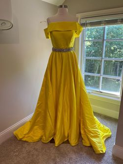 Ashley Lauren Yellow Size 00 Belt Jewelled Pageant Ball gown on Queenly