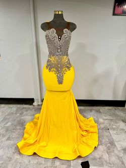 Bellz Couture Yellow Size 12 Swoop 50 Off Floor Length Mermaid Dress on Queenly