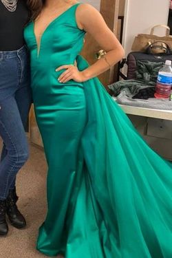 Sherri Hill  Green Size 4 70 Off 50 Off Train Dress on Queenly