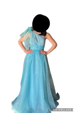 Blue Size 2 Ball gown on Queenly