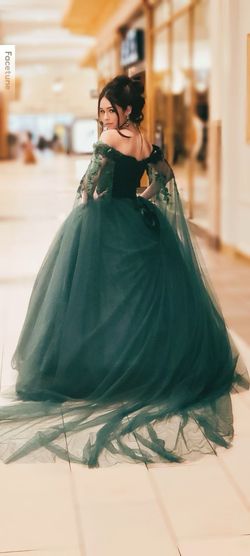 Green Size 2 Ball gown on Queenly