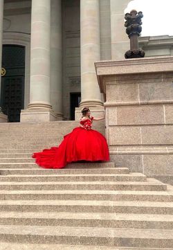 Red Size 4 Ball gown on Queenly