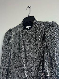 Rahi Silver Size 8 Long Sleeve Cocktail Dress on Queenly