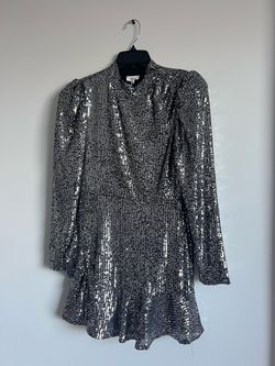 Rahi Silver Size 8 Long Sleeve Cocktail Dress on Queenly