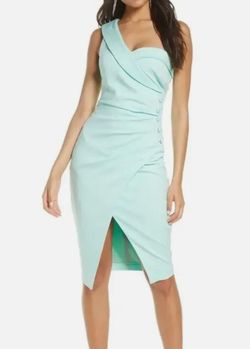 Lavish Alice Green Size 4 50 Off Cocktail Dress on Queenly