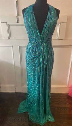 Style 11670 Ashley Lauren Green Size 12 Prom Floor Length Plus Size Side slit Dress on Queenly