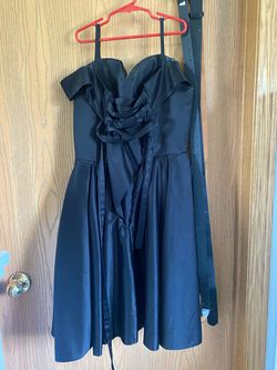 Black Size 4 Cocktail Dress on Queenly